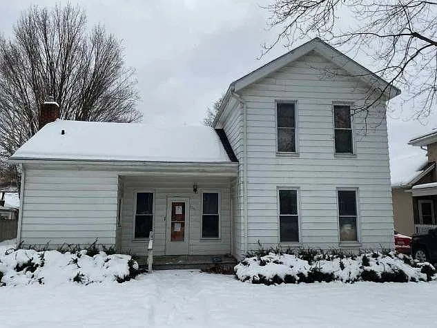 325 E Main St photo 1