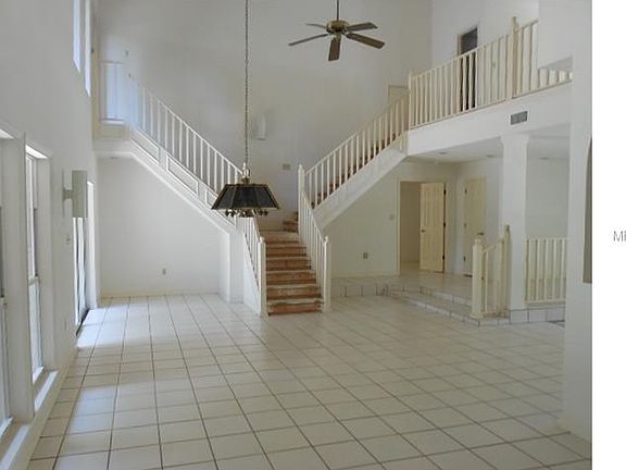 3rd image of 15820 Acorn Cir
