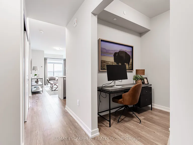 870 Queenston Rd #504 — Photo 12