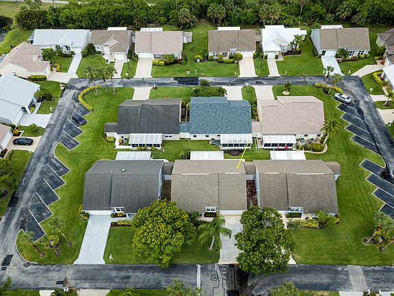 2nd image of 458 NW Casanova Circle