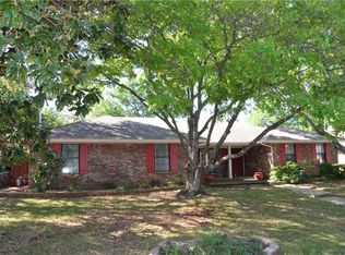 1800 Briarcrest Ln, Arlington, TX 76012