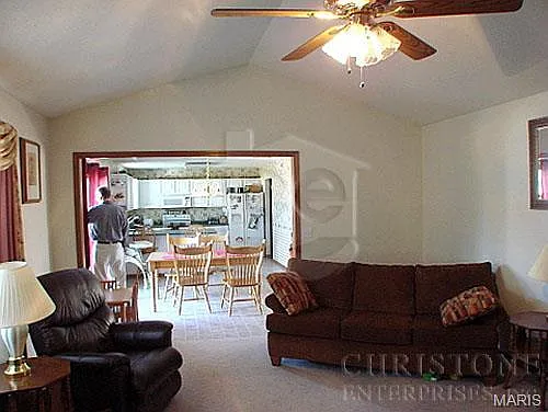 3 bed, 3.0 bath, 2834 sqft, $2,450 — Photo 4