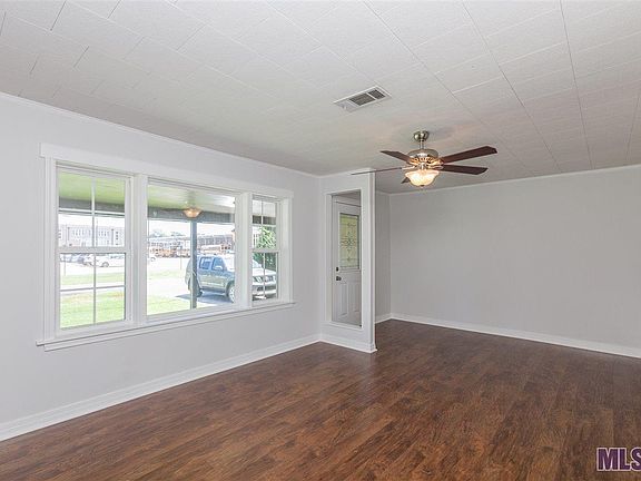 4th image of 619 N Pleasant Ave