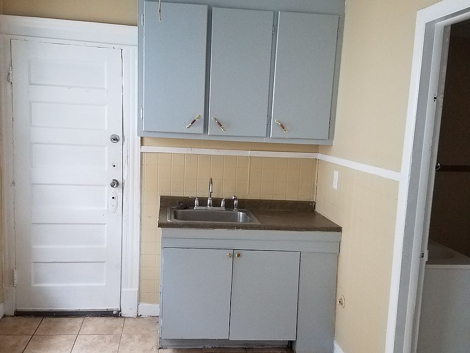 187 Buckingham St 2E, Waterbury, CT 06710 Zillow