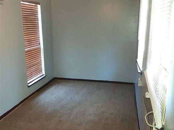 5th image of 4316 W Oak Trl