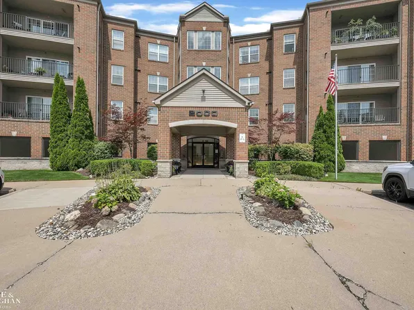 2312 Country Club Dr, Saint Clair Shores, MI 48082