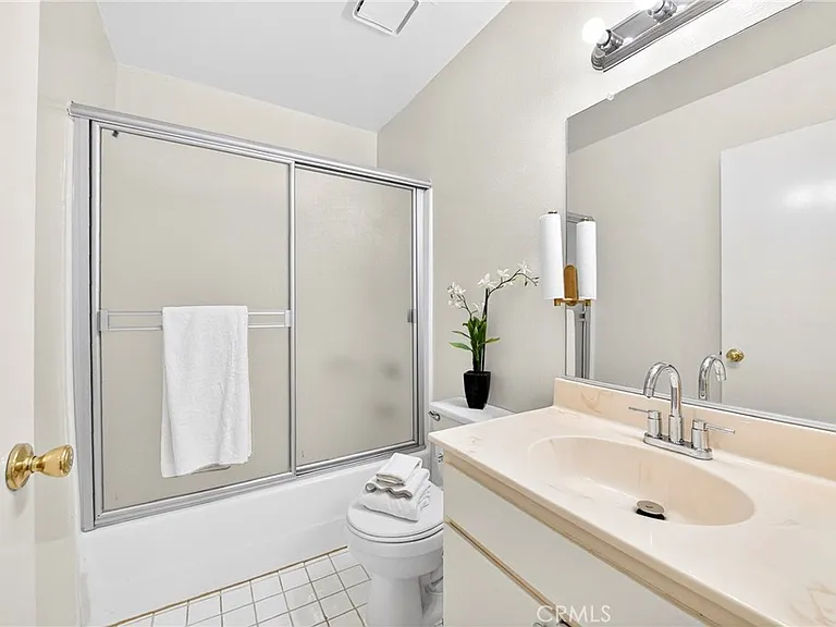 2324 Lillyvale Ave #143 — Photo 5