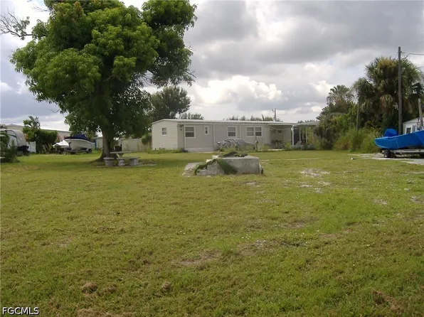 4873 Sandpiper Dr, Saint James City, FL 33956