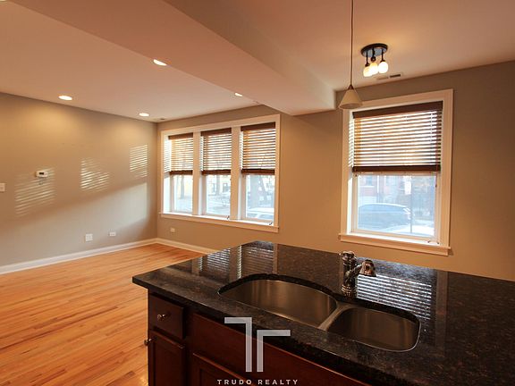 4th image of 3802 N Marshfield Ave