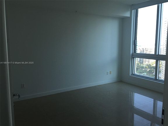 4th image of 300 Biscayne Blvd #T-2404