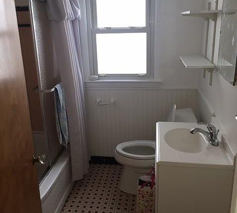 3rd image of 644 Mill St