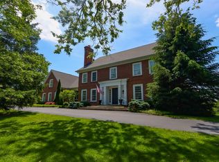 7725 Annesdale Dr, Indian Hill, OH 45243