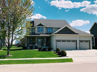 1602 Echo Ridge Rd SW, Rochester, MN 55902