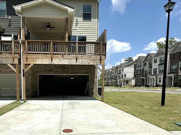 588 Amarante Cir — Photo 24