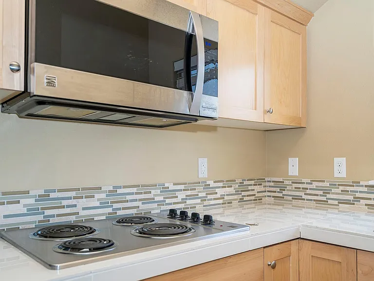 6145 SE Woodstock Blvd #B — Photo 9