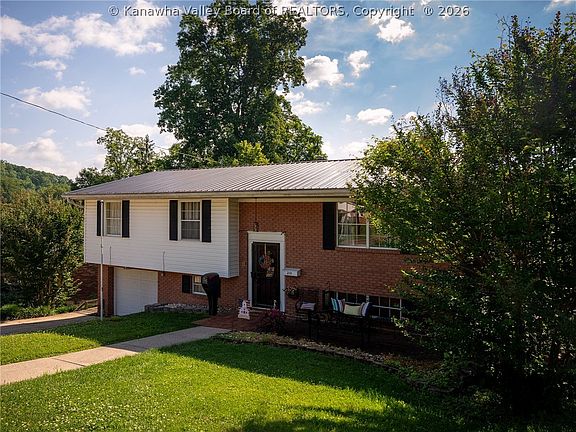 2nd image of 210 Scenic Dr