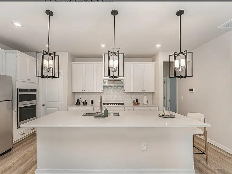 304 Diversity Way — Photo 4
