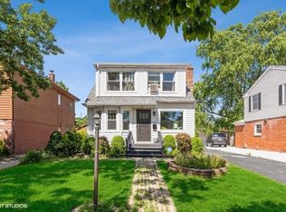 1112 Potter Rd, Park Ridge, IL 60068