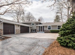 1300 E Wabash Ave, Waukesha, WI 53186