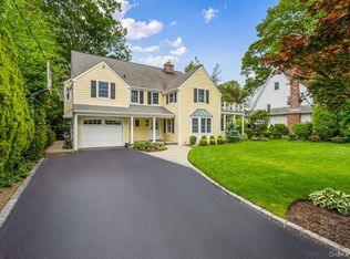 74 Eakins Rd, Manhasset, NY 11030