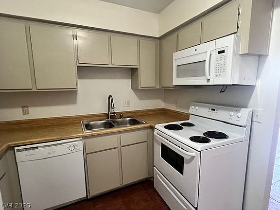 5th image of 519 Fir St APT D