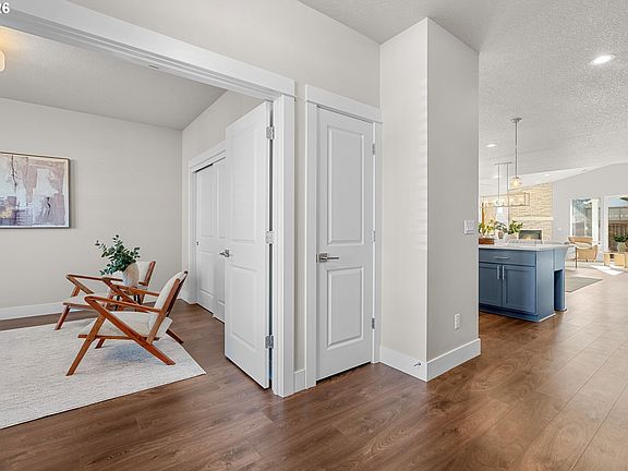 4th image of 6919 NE 72nd Way