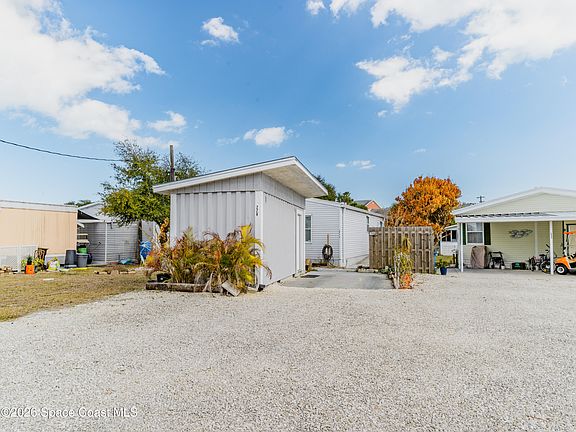 3rd image of 2994 Indian River Dr NE #228