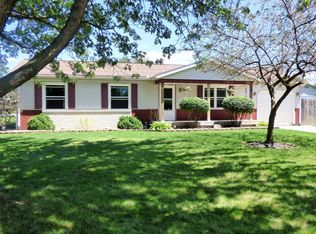 129 Park Pl, Hebron, IN