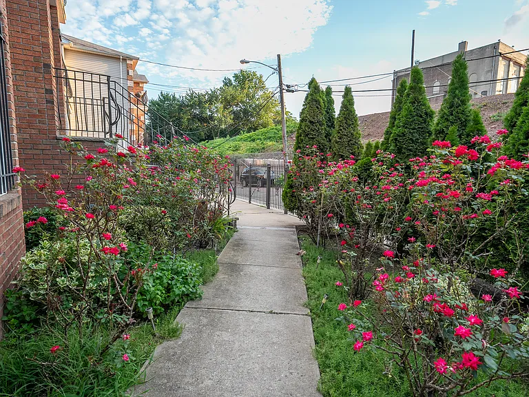 5-9 Marion Pl #3 — Photo 26