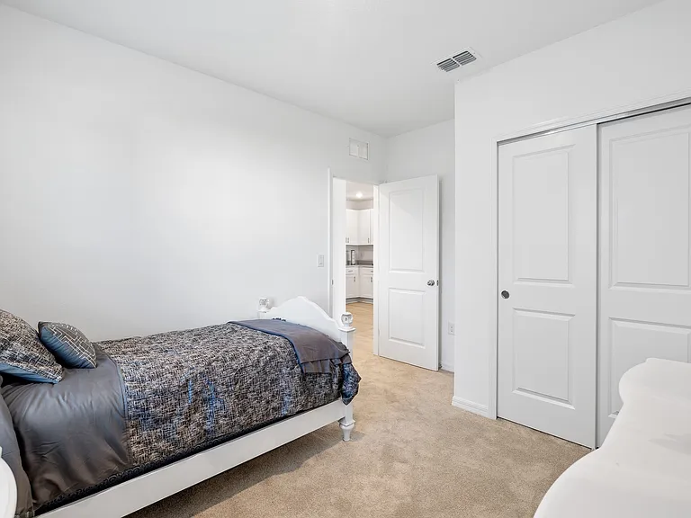 13816 Shellmore Ave — Photo 19