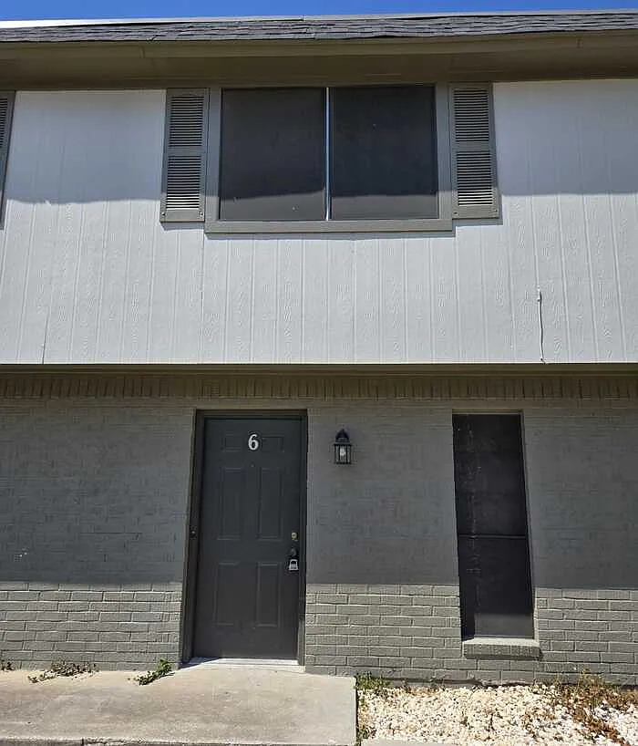 Building Photo - 120 Barrett Dr #3