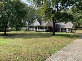 4052 Old Towne Cir, Tupelo, MS 38804