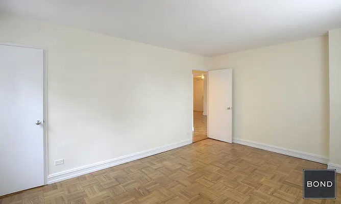 Rented by Bond New York | media 11