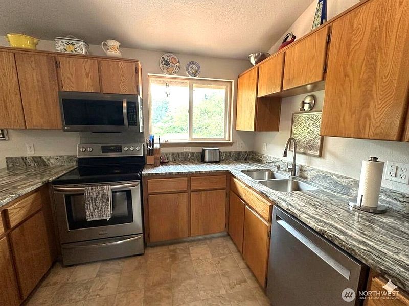 4th image of 301 Langabeer Road