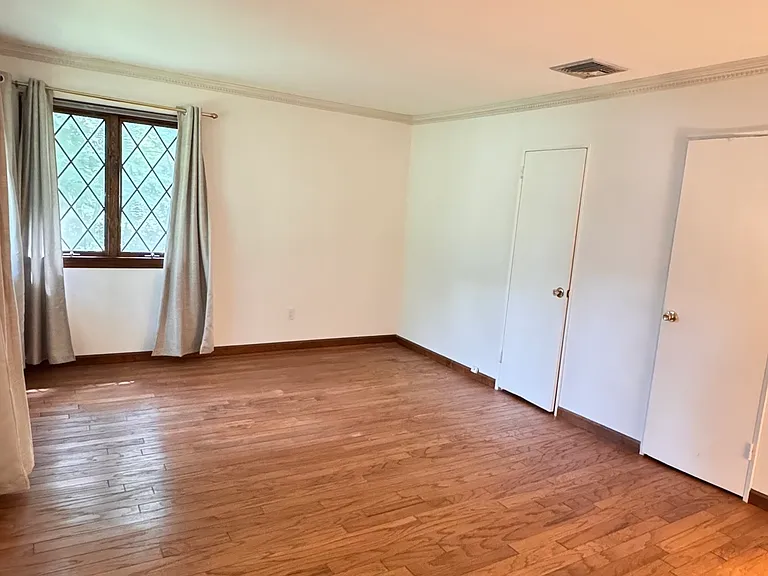 8 Midwood Rd — Photo 8
