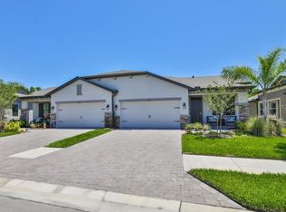 19369 Hawk Valley Dr, Tampa, FL 33647