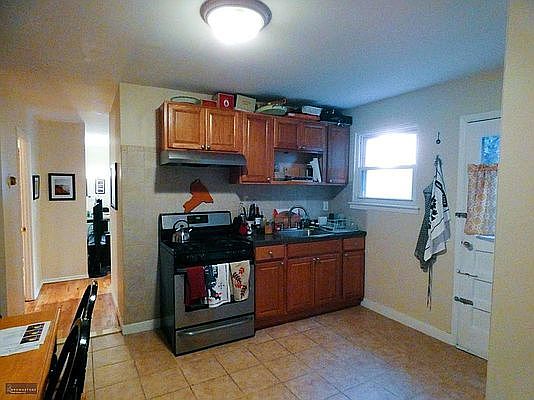 4th image of 32-77 37th St #1