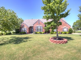 26525 Belvedere Dr, Claremore, OK 74019