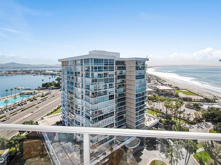 1810 Avenida Del Mundo #1509 — Photo 44