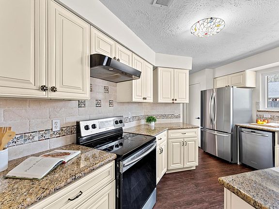 3rd image of 17815 Heritage Colony Ct