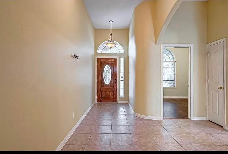 1710 Park Forest Dr — Photo 2