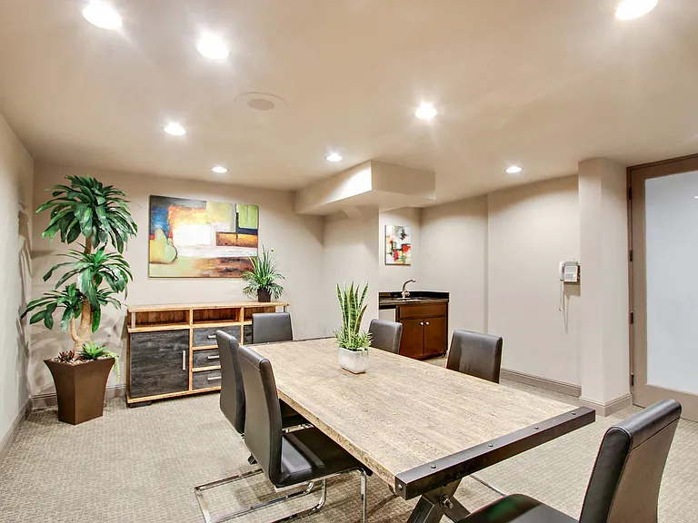 Woodcliff Apartments — Photo 43