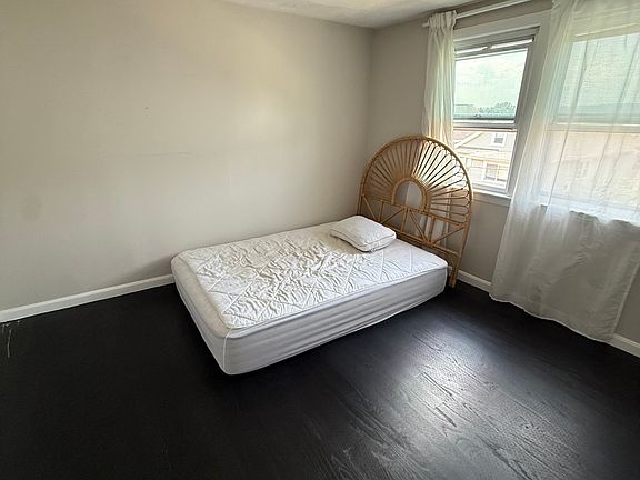 5th image of 59 Sunset Rd #1