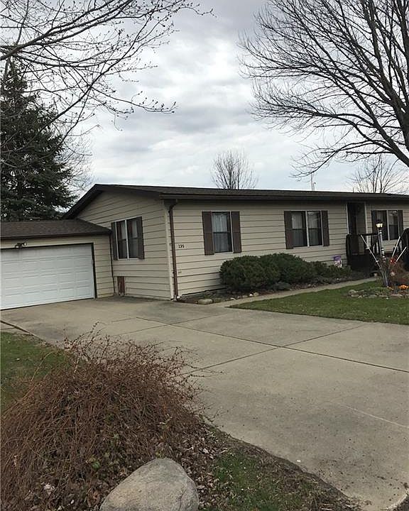 1st image of 135 E Canyon Dr