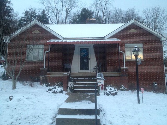 1st image of 2218 Woodlawn Ave