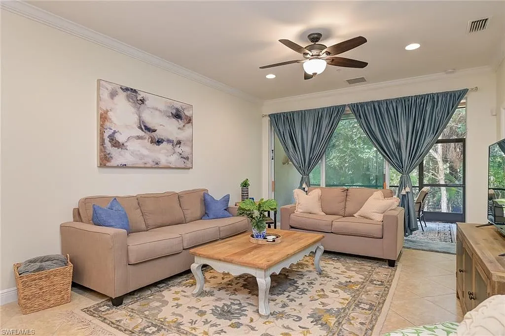 3 bed, 2.0 bath, 1467 sqft, $7,500 — Photo 4