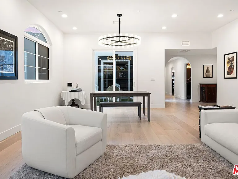 1182 Wellesley Ave #401 — Photo 9