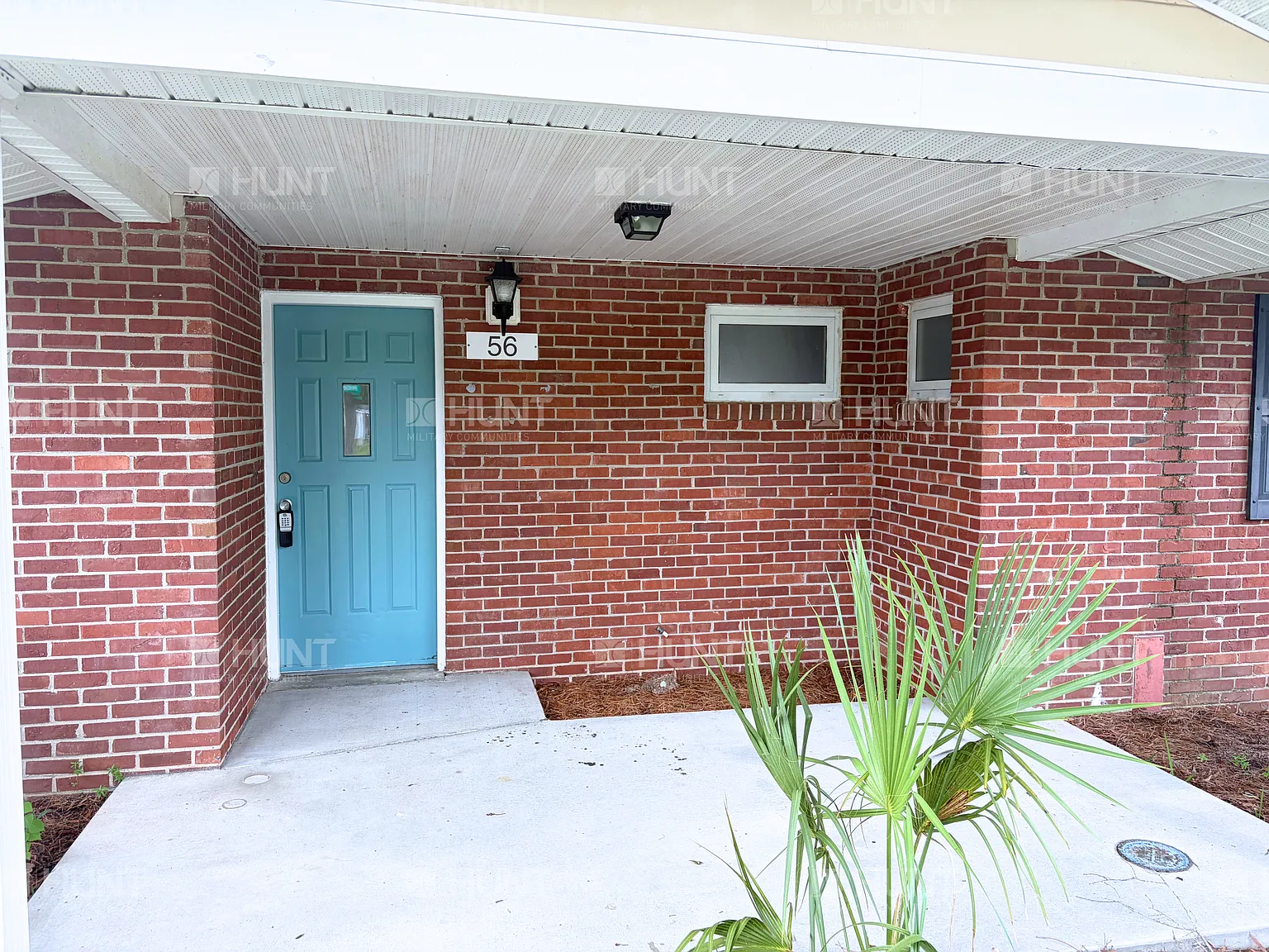 3 bed, 1.5 bath, 1301 sqft, $1,650 — Photo 2