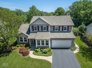 305 Brittany Trl, Elgin, IL 60120