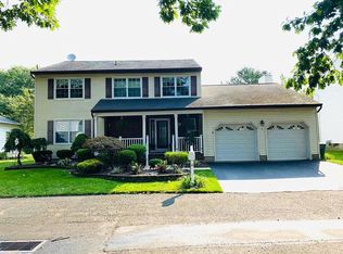 4 Van Arsdale Ct, East Brunswick, NJ 08816